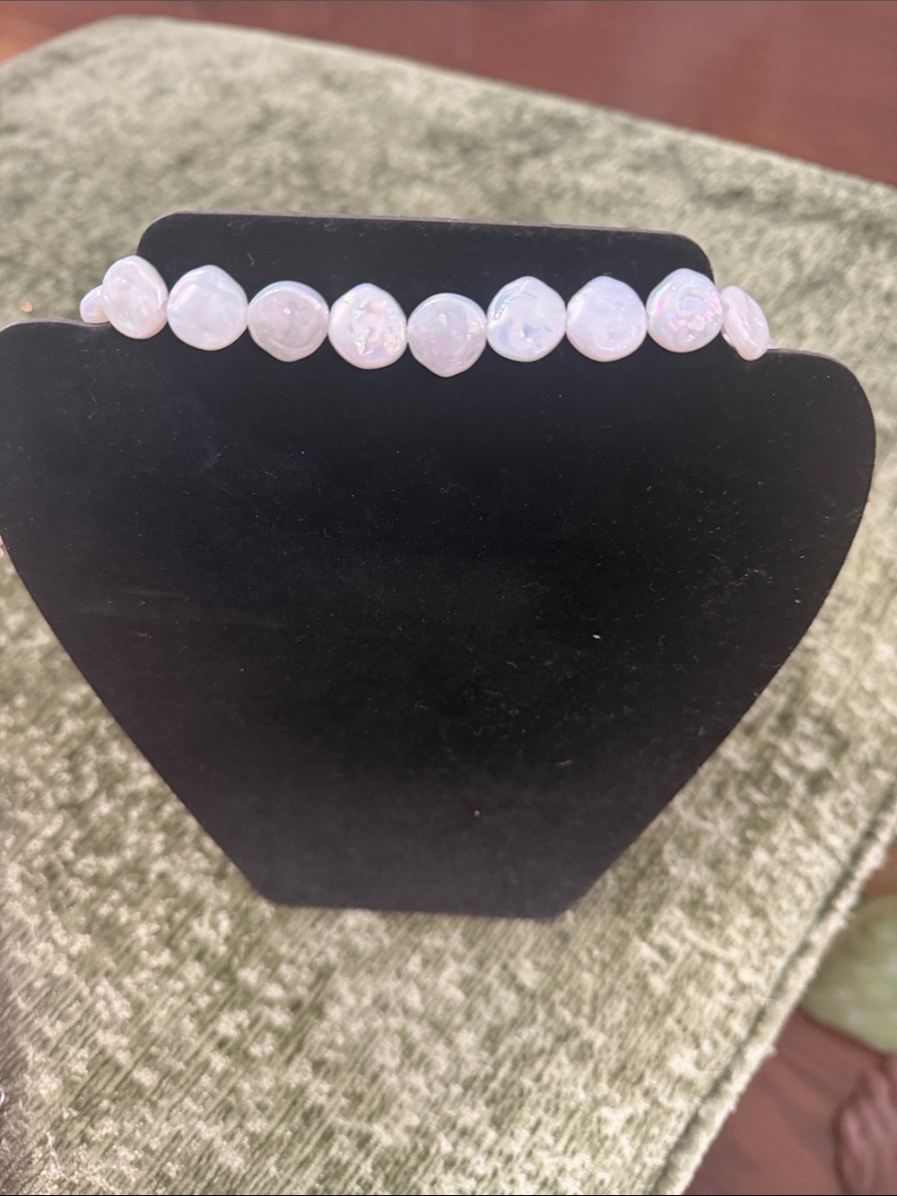 Iridescent White Pearl Stretch Choker